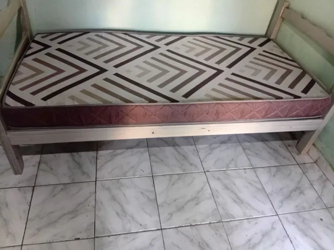 Nova cama de solteiro com coxao novo