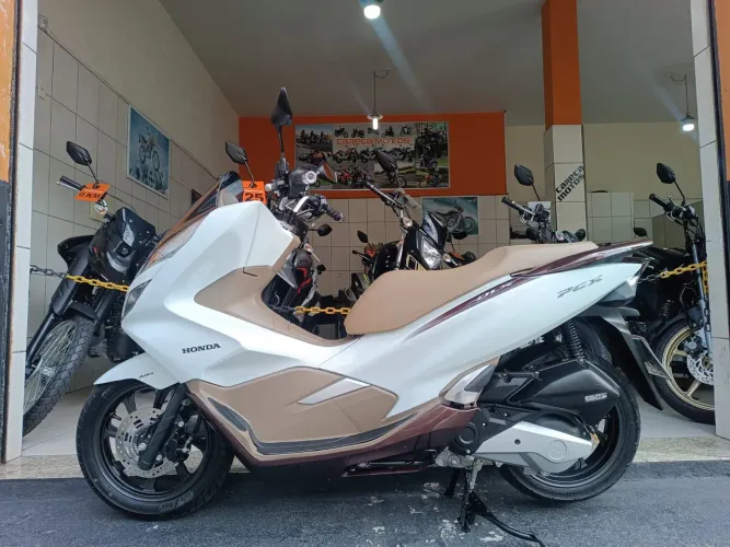 PCX 150 DLX ABS 2021 branca 