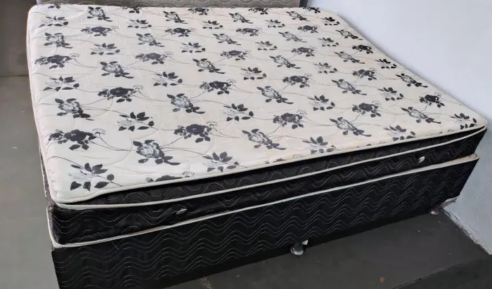 Cama box Queen 1,58x1,98 colchão e base box 