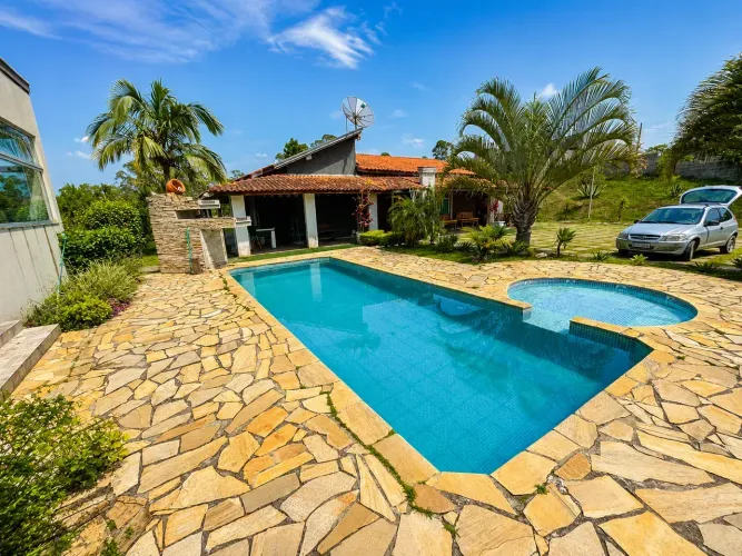 Chácara em Mogi das Cruzes Piscina com Cascata a Apenas 1h de SP!