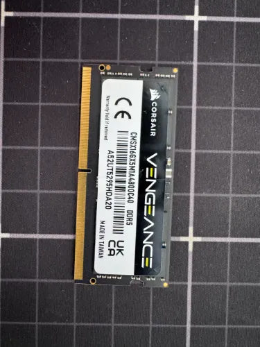 Memória RAM Corsair DDR5 para Notebook - 16gb 4800MHz C40