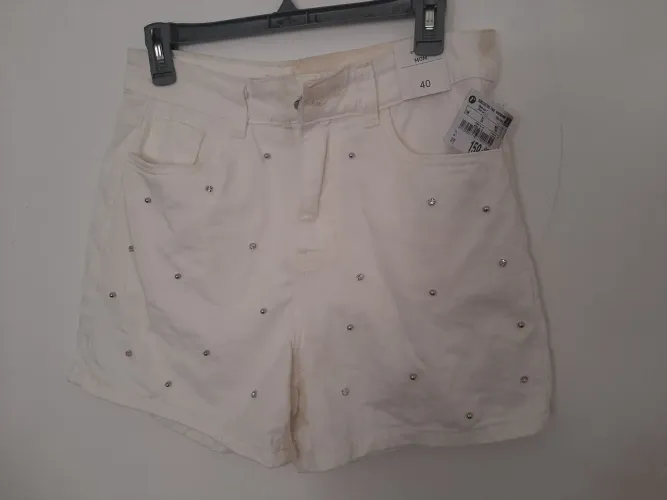 Bermuda Fem. Tam.40 Novíssima por 39,00reais em Vila Isabel