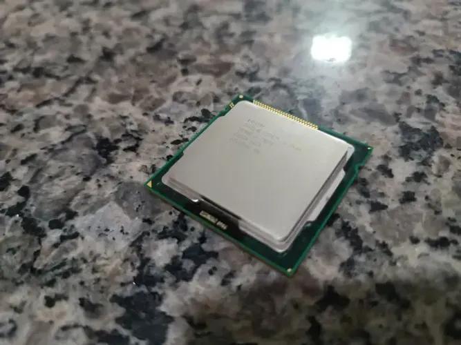 Processadores Intel Core i5-3450S + i5-2400 + brinde