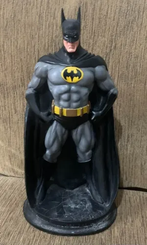 Batman Clássico Estátua Massa Robusta 35cm Leia Descrição