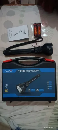 Lanterna tática Trustfire T70s 2350 lumens