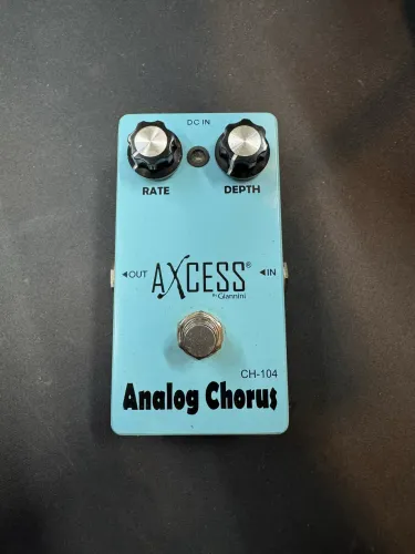 Pedal de guitarra Chrous Giannini Axcess Analog Chrous CH-104 semi novo 