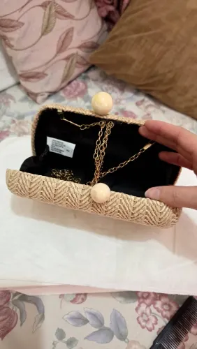 Clutch nudez clássica