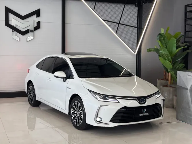 Toyota Corolla Altis Prem. Hybrid 1.8 Flex AUT 2023