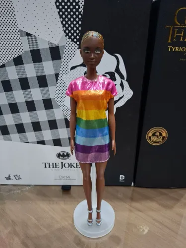 Boneca barbie fashionista