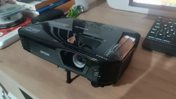 Projetor Epson s12+ funcionando