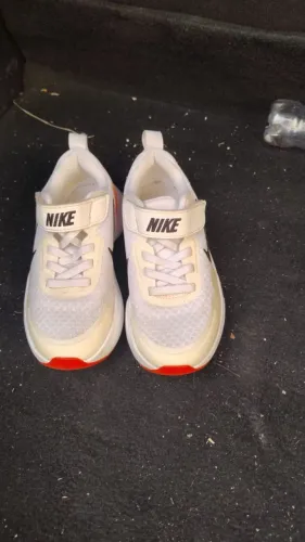 TENIS NIKE 27