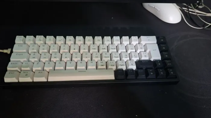 teclado husky hailstorm 65% funcionando perfeitamente.
