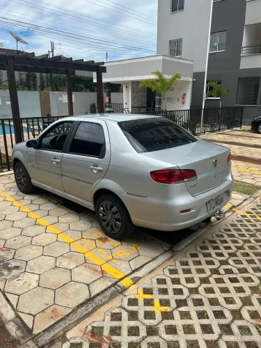 Fiat Siena Essence 1.6 Flex 16V 4P 2011