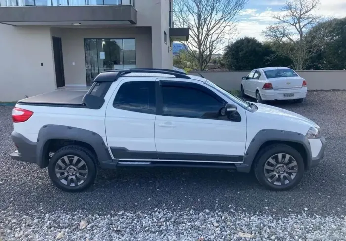 Fiat Strada Adventure1.8/ 1.8 Locker Flex CD 2019