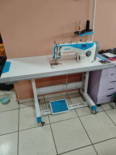 Máquina de costura Reta industrial Jack A4 directo drive