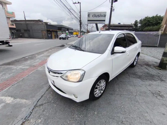 Toyota Etios XLS Sedan 1.5 Flex 16V 4P Mec. 2016