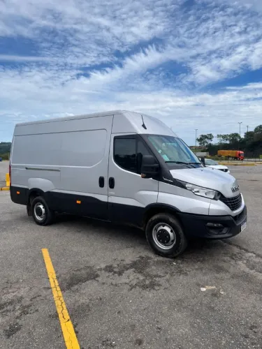 Iveco Daily Furgão 30-160 3.0 12m³ (die.)(e6) 2024