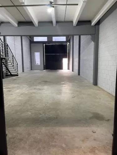 Galpão comercial à venda no Jardim Piazza di Roma, em Sorocaba-SP.