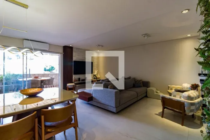 Casa à Venda - Portal do Morumbi, 3 Quartos, 230 m2