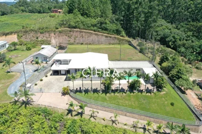 Casa de Alvenaria - Venda - 03 dormitórios - 1000m2 - Piscina - Centro - Laurentino