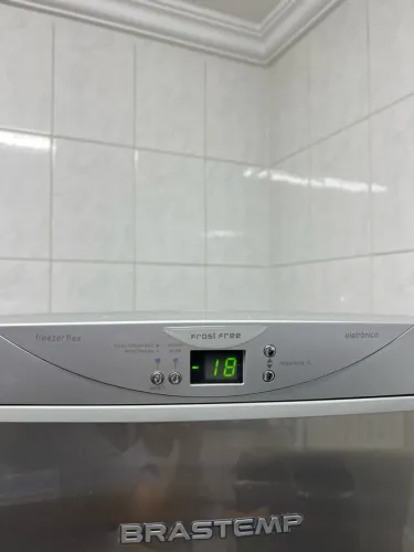 Freezer vertical Brastemp Inox Flex Frost Free 228 litros