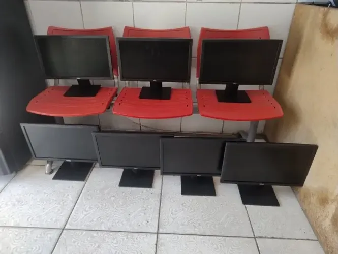 Monitor Dell 19 Polegadas Led, Qualidade HD Vga e DisplayPort.