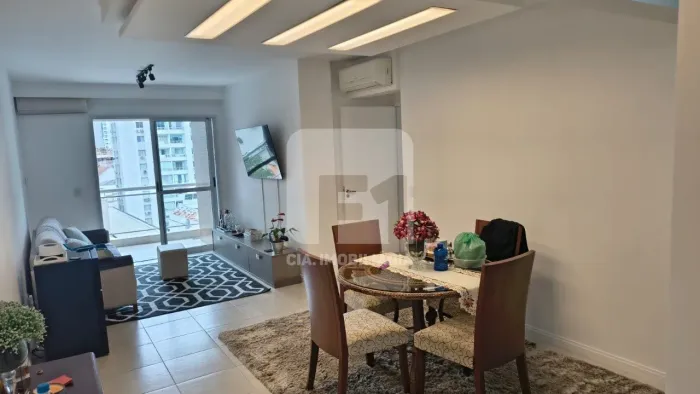 Apartamento de 2 dormitós à venda no Centro
