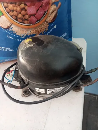 Motor de geladeira consul
