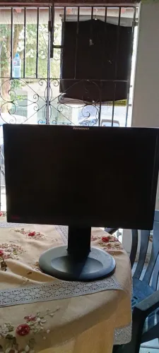 Monitor Lenovo thinkVision
