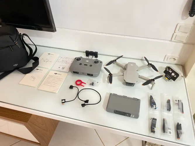 Drone DJI Mini 2 4K - Kit Padrão com Controle, Bateria e Acessórios Originais