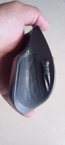 Mouse até 3 aparelhos conectados Logitech mix master 2s