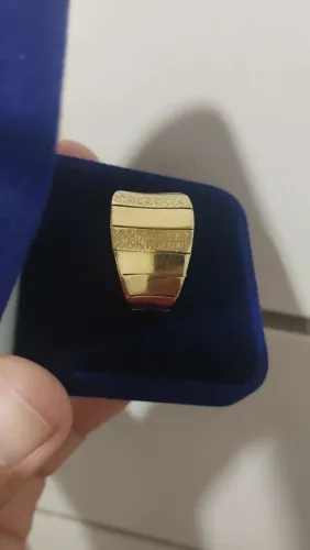 Anel de ouro 18k muito lindo vendo ou troco valor negociável r$ 2.800 tamanho 19
