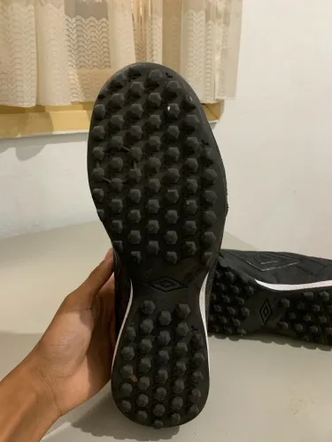 Chuteira Society speciali umbro tamanho 43