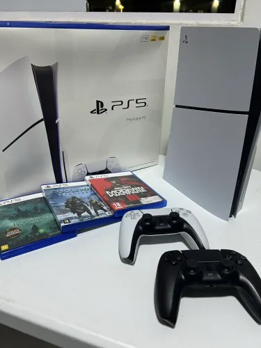 PS5 Mídia Física + 2 controles + NF + Garantia + Jogos