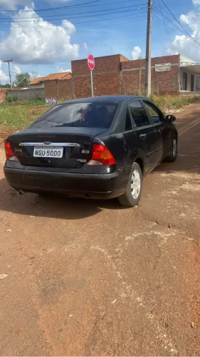 Ford Focus Ghia Sed. 2.0 16v/ 2.0 16V Flex 4P 2004