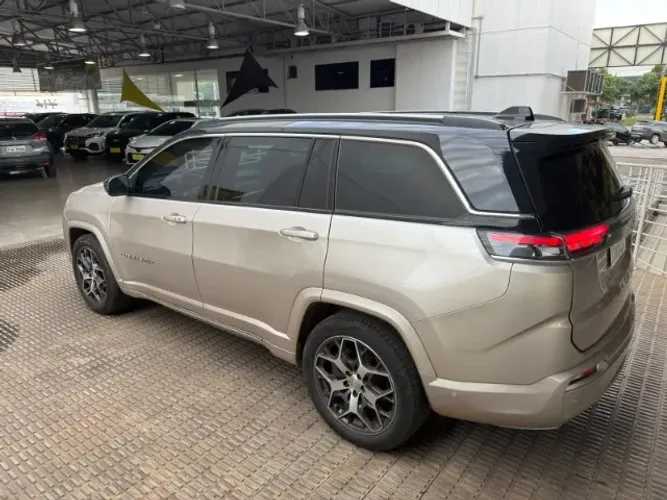 Jeep Commander Overland T270 1.3 TB Flex AUT 2025