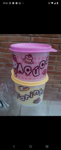 Tupperware Hello Kitty redondinha farinha e açúcar 