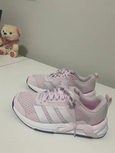 Tênis Adidas