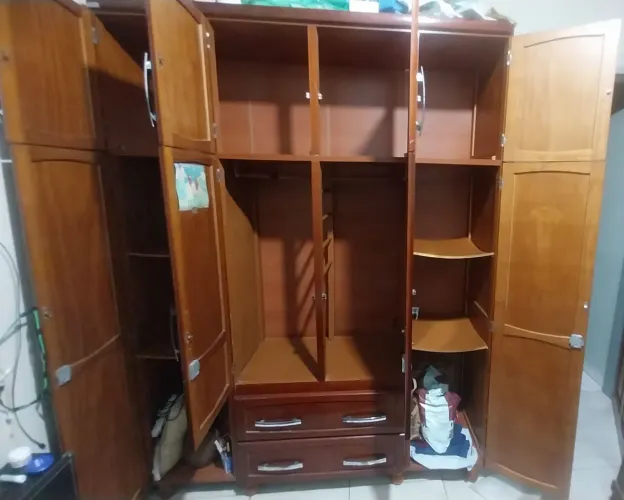 Guarda roupa usado