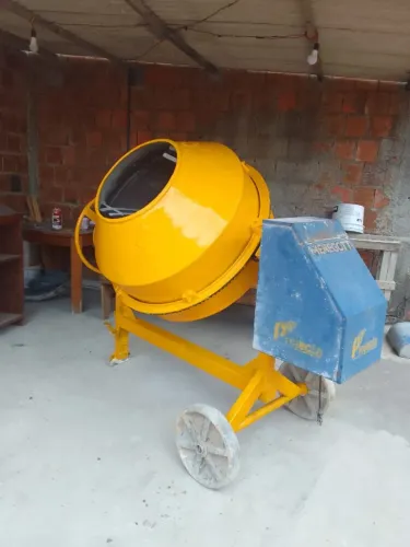 Betoneira MENEGOTTI 400L monofásica 220V 