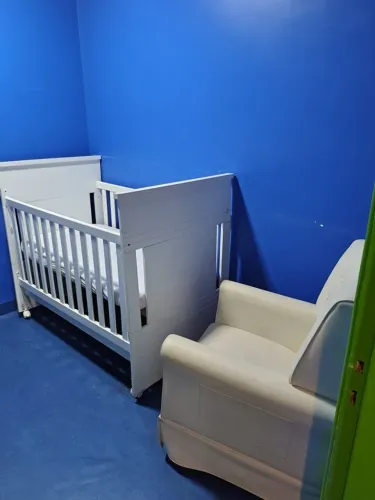 Berço Infantil + Poltrona + Trocador + Pia