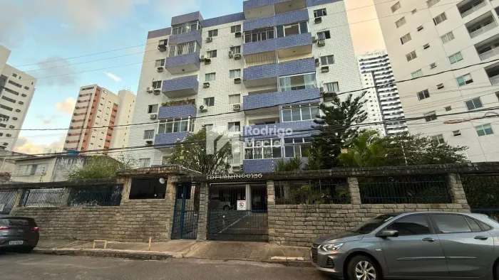 Apartamento com 2 quartos, 84 m², dependência completa e vaga coberta