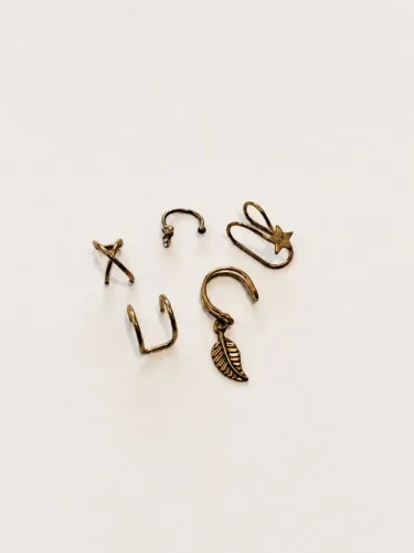 Kit com 5 Piercings de Pressão Dourados (Fake Piercing)