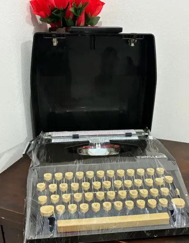 Máquina de Escrever Vintage Tippa S - Revisada + Garantia