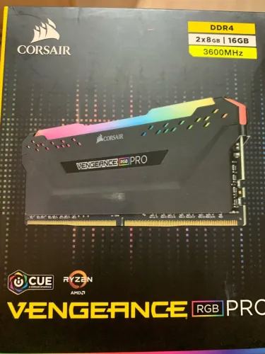 Memória DDR4 16gb Corsair vengeance rgb Pro