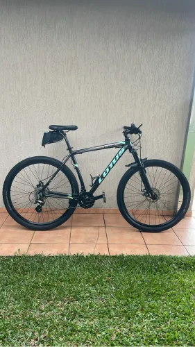 Bicicleta aro 29 Lotus CXR em estado de nova!