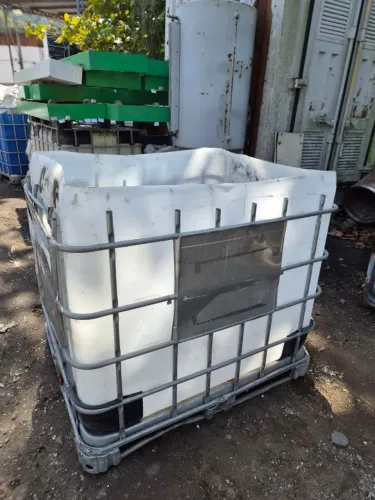 Tanque IBC 1000 litros, aberto para reuso de água e etc<br>Aberto para reuso de água e etc
