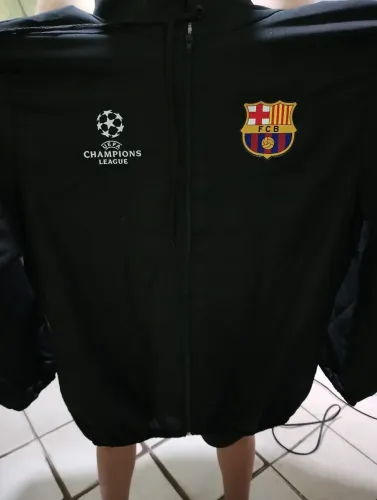 Jaqueta corta vento tamanho g do Barcelona