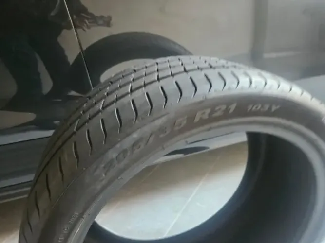 Pneu Pirelli Aro 21 P Zero N0 295/35r21 103y