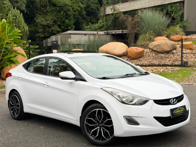 Hyundai Elantra GLS 2.0 16V Flex Aut. 2014
